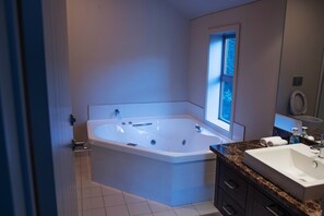 Apartment, 2 Bedrooms | Bilik Mandi