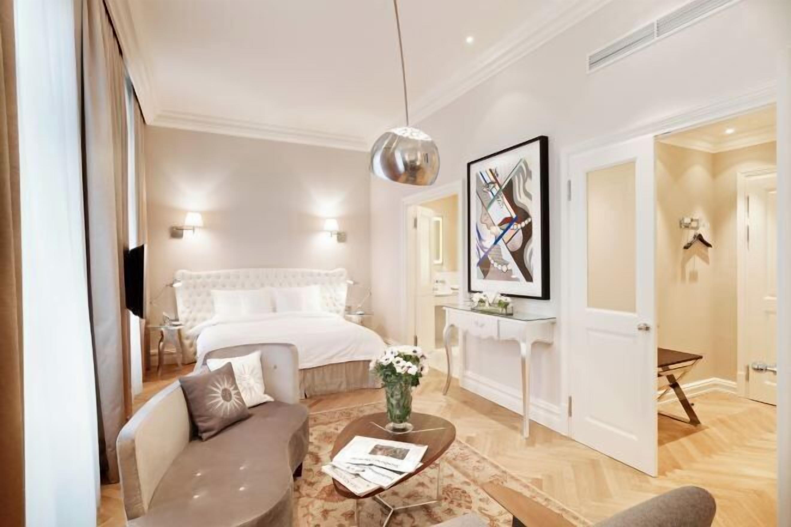 1 bedroom, premium bedding, down comforters, memory foam beds