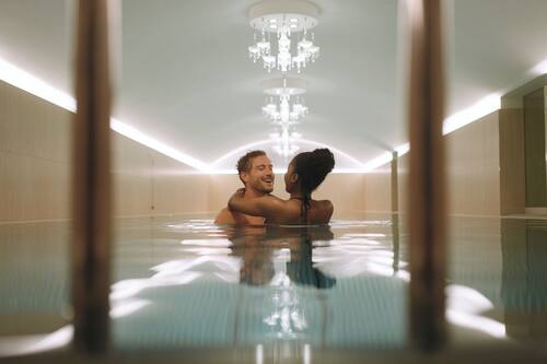 Sauna, steam room, body treatments, aromatherapy, deep-tissue massages