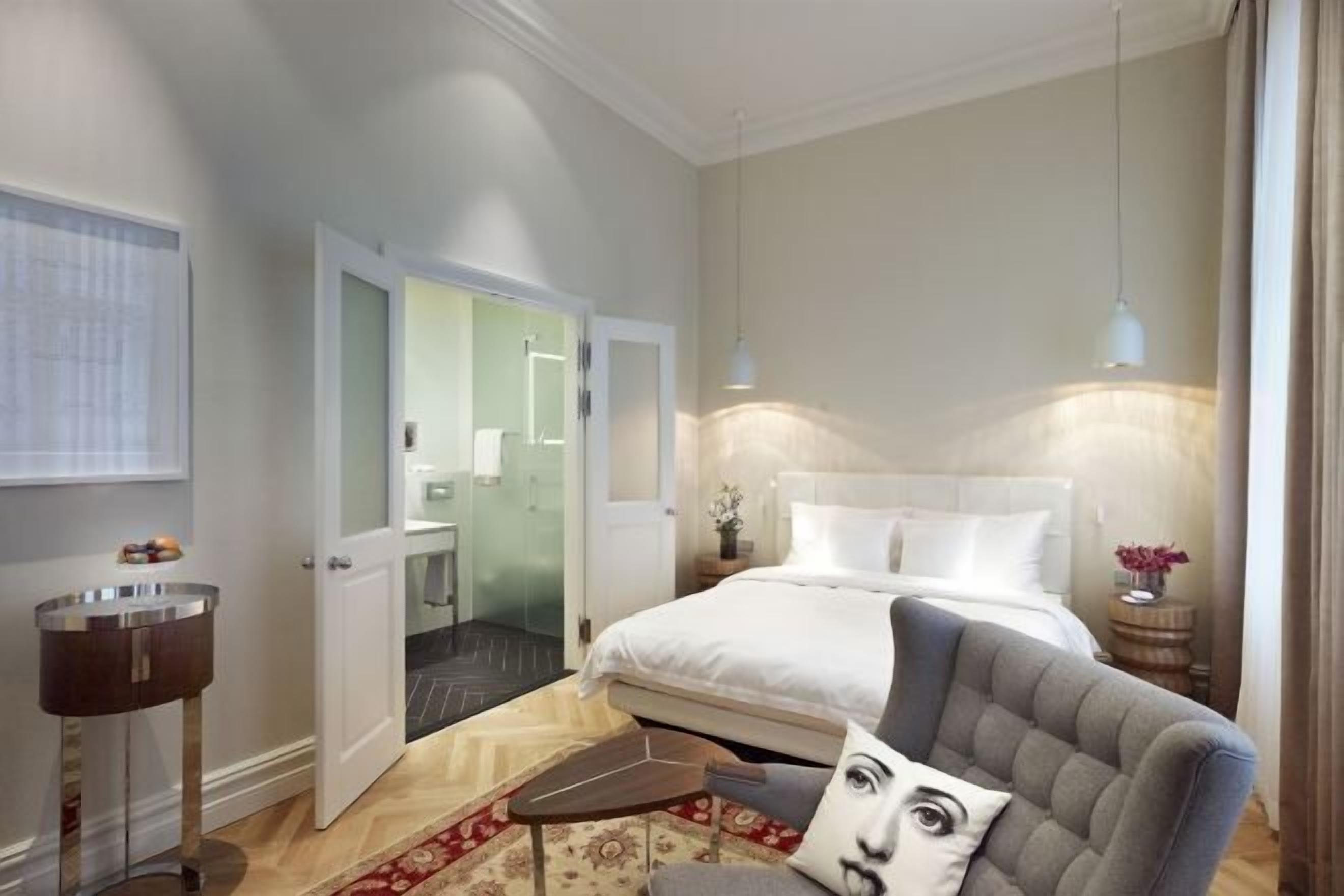 1 bedroom, premium bedding, down comforters, memory foam beds