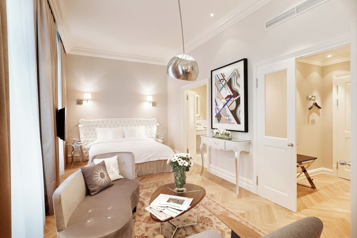 junior suite | premium bedding, down duvets, memory-foam beds, minibar