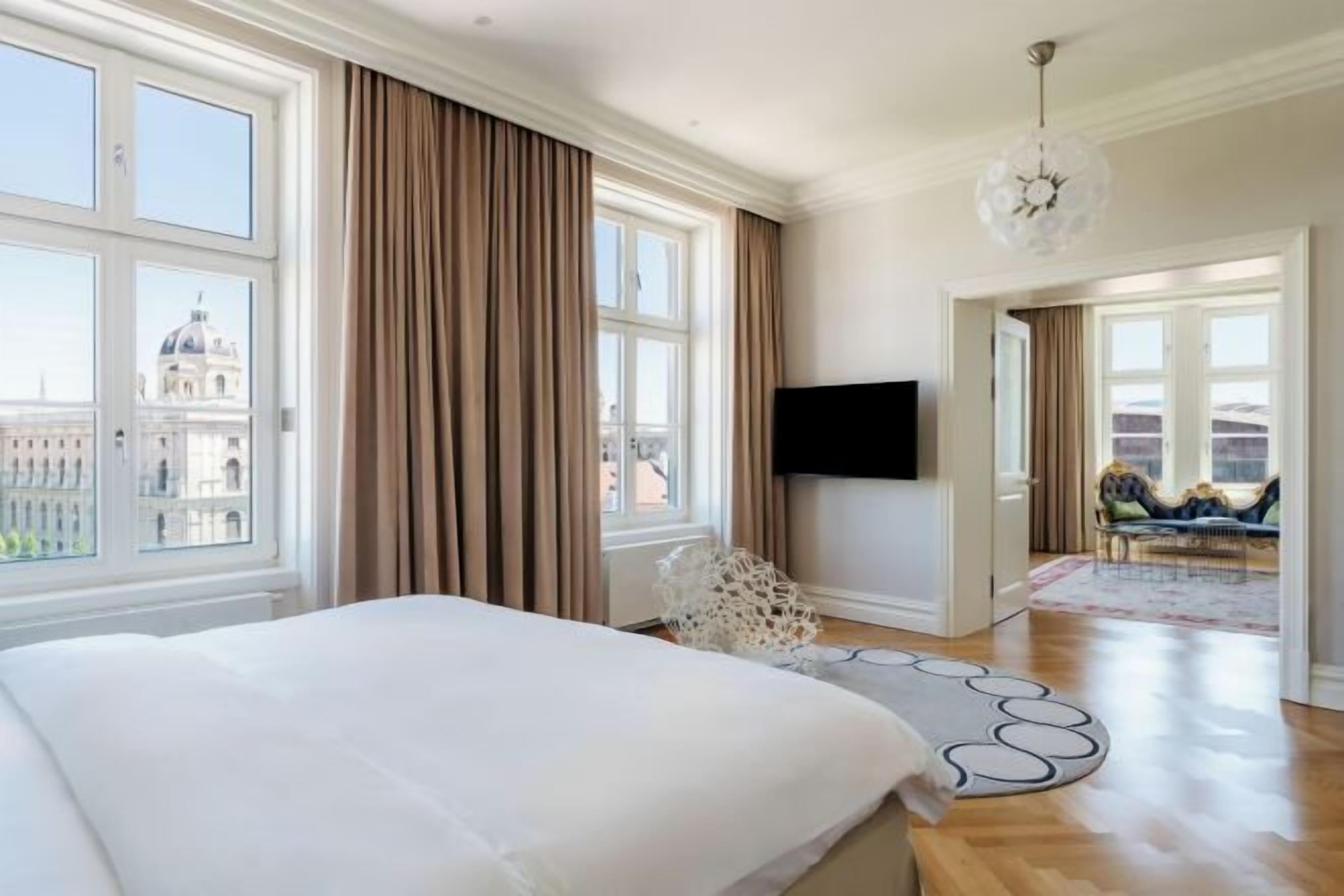 1 bedroom, premium bedding, down comforters, memory foam beds
