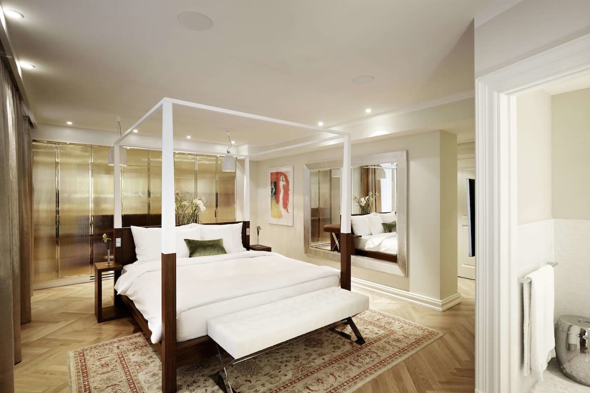 luxury room, 1 king bed, balcony | premium bedding, down duvets, memory-foam beds, minibar