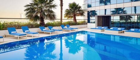 Minibar, una cassaforte in camera, una scrivania, postazione laptop