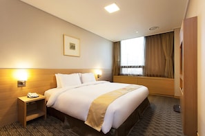 In-room safe, iron/ironing board, free WiFi, bed sheets - Hotel Skypark Central Myeongdong (Seoul)