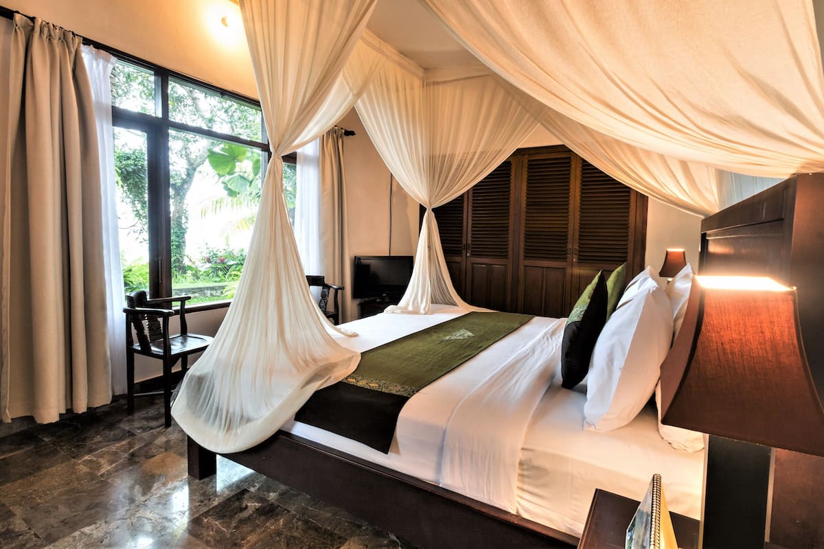 superior room (classic) | 1 bedroom, minibar, in-room safe, blackout curtains