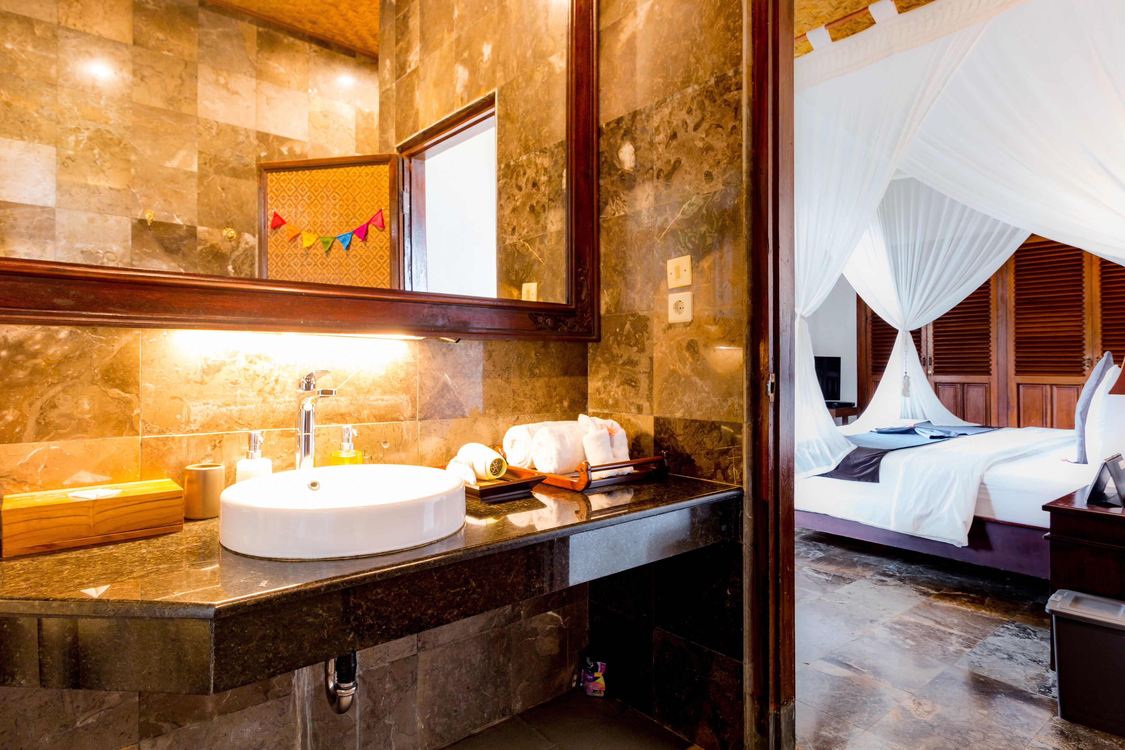 superior room (classic) | bathroom sink