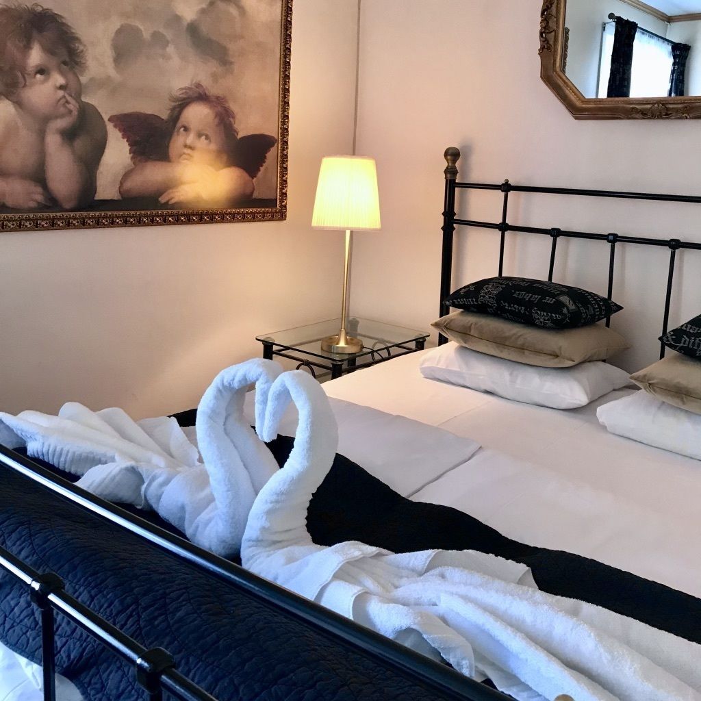 minibar, in-room safe, individually decorated, individually furnished