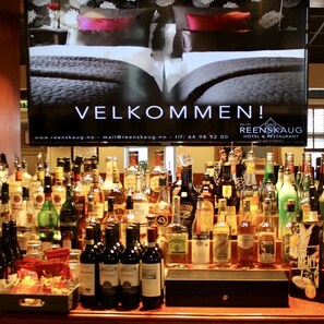 Bar (on property) - Reenskaug Hotel (Frogn)
