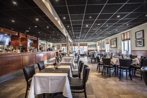 Bar (on property) - Reenskaug Hotel (Frogn)