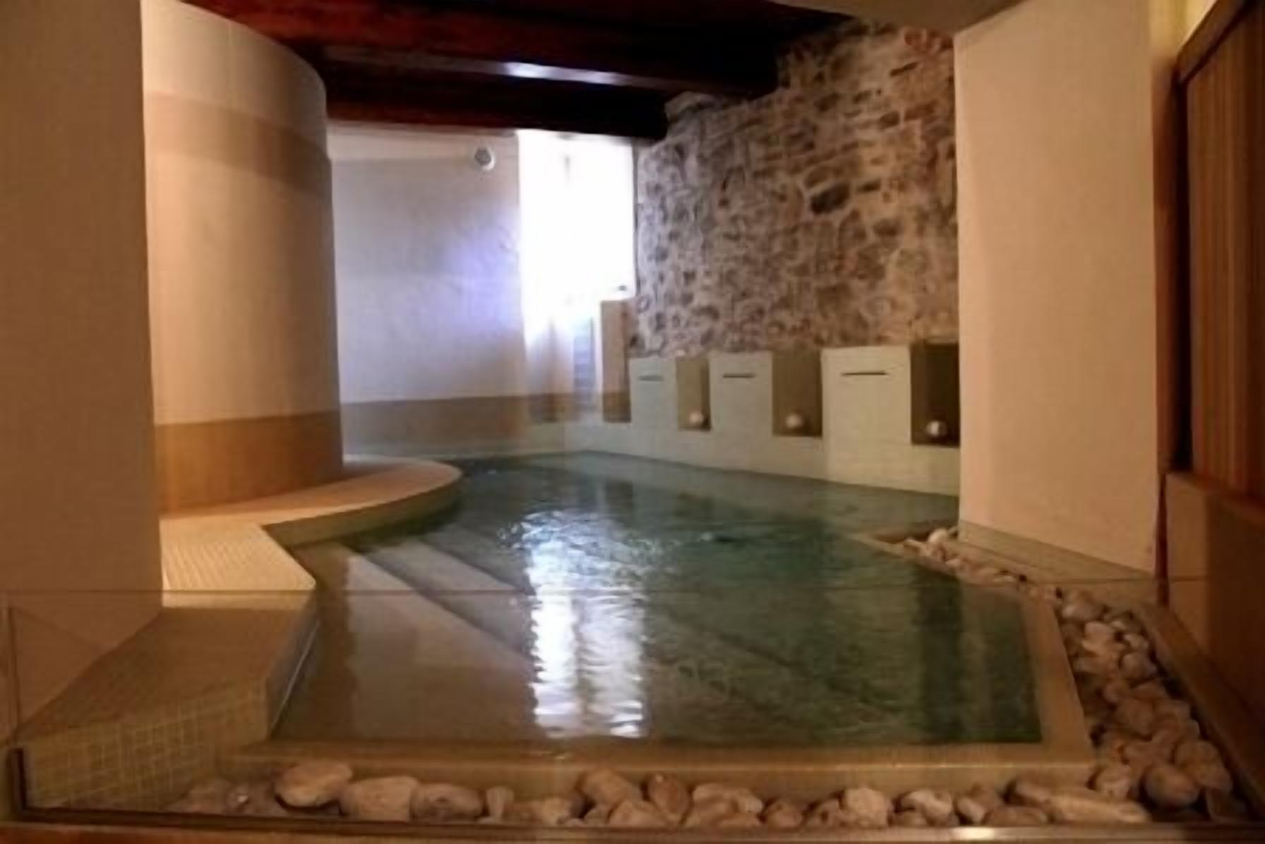 Bain à remous intérieur