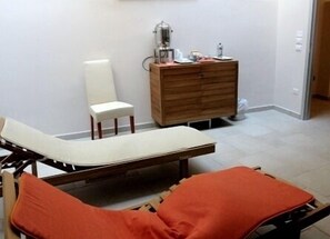 Sauna, hot tub, Turkish bath/hammam, body treatments, body scrubs