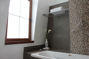 Suite | Bathroom - SU Merced Boutique Hotel (SANTIAGO DE CHILE)