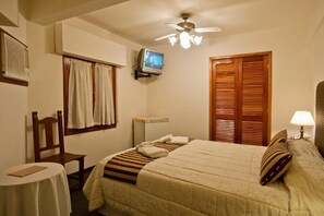 Minibar, brankas, dan tempat tidur bayi gratis