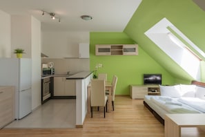 Studio | 1 bedroom, iron/ironing board, free WiFi, bed sheets - Corvin Plaza Apartments & Suites (Budapest)