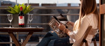 Corvin Plaza Apartments & Suites