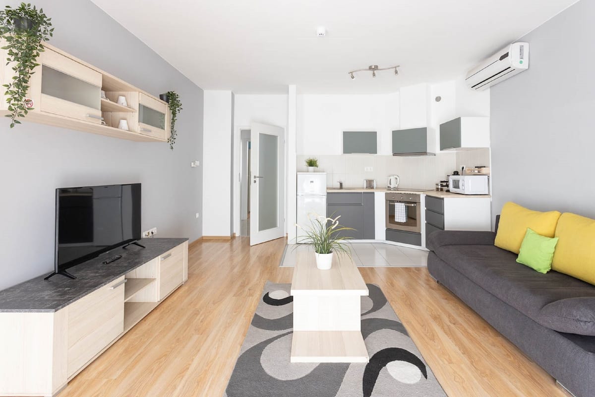 Deluxe Apartment, 2 Bedrooms | Private kitchen | Fridge, microwave, oven, stovetop