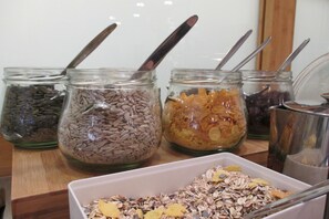 Breakfast area - ECOINN Hotel am Campus (Esslingen)