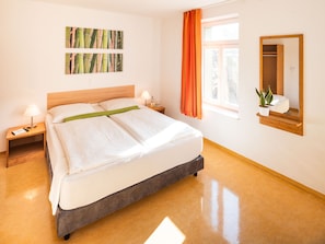 Comfort Double Room | Desk, laptop workspace, blackout drapes, soundproofing - ECOINN Hotel am Campus (Esslingen)