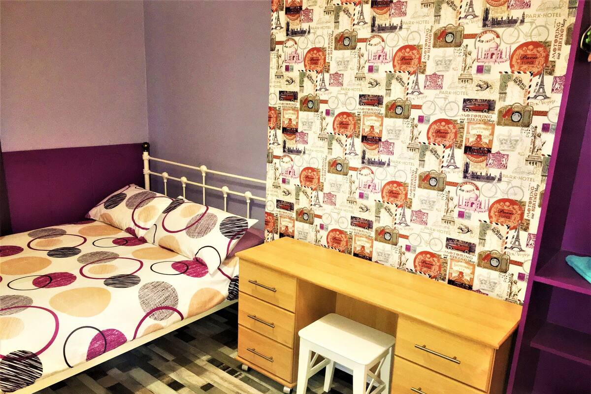 Double Room, Shared Bathroom (Room 10) | Iron/ironing board, free WiFi, bed sheets