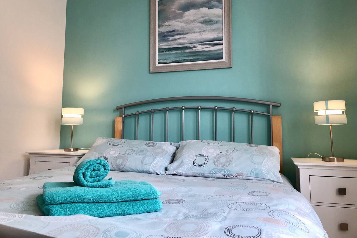 Family Quadruple Room | Iron/ironing board, free WiFi, bed sheets
