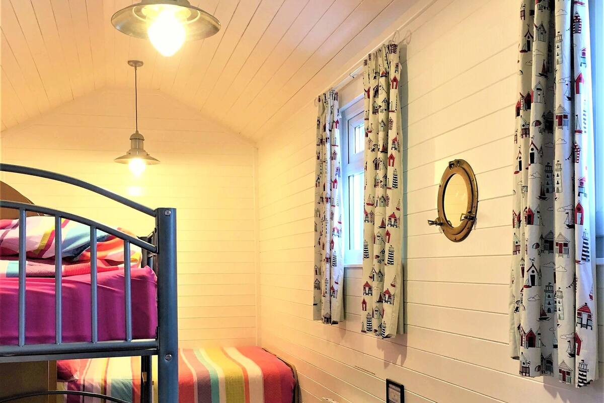 Family Room, Ensuite (The Beach Cabin) 2 Adults & 2 Children | Iron/ironing board, free WiFi, bed sheets