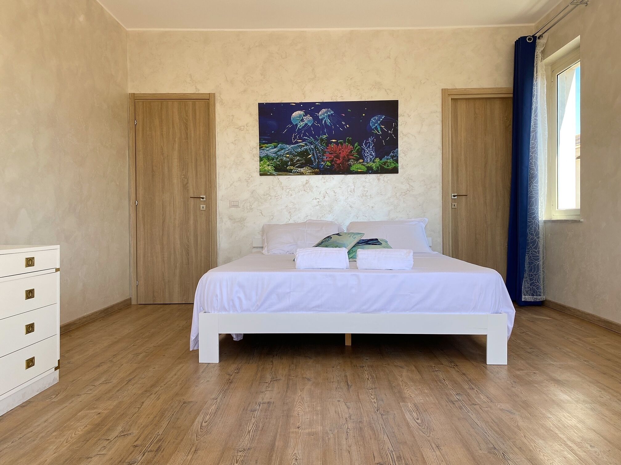 ห้องเอ็กซ์คลูซีฟสตูดิโอสวีท | ผ้าปูที่นอน Frette จากอิ  ตาลี, เครื่องนอนป้องกันสารก่อภูมิแพ้