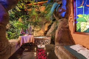 Separate bathtub and shower, jetted bath, rainfall showerhead - Peace Lodge (Vara Blanca)