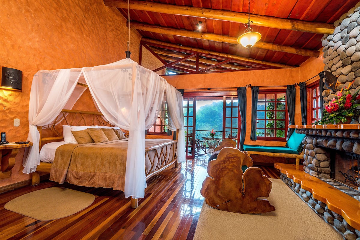 Deluxe Room, Fireplace, Mountain View