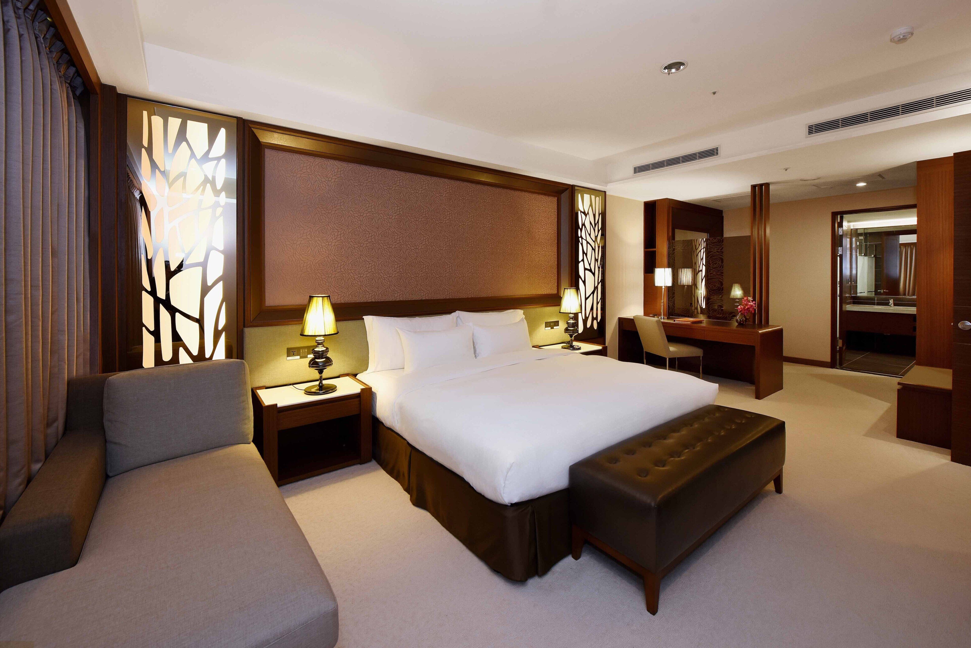 Suite Deluxe | Couette en duvet d'oie, articles gratuits dans le mini-bar