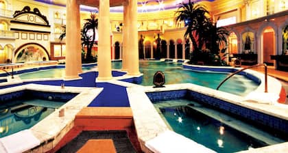 King & Queen Garden Hotel