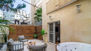 Deluxe Studio, Garden View, Garden Area | Garden view - Beer Garden Hotel (Tel Aviv)