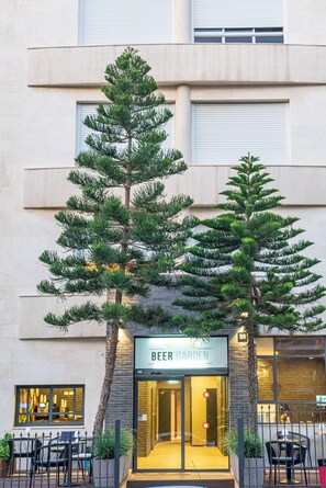 Exterior - Beer Garden Hotel (Tel Aviv)