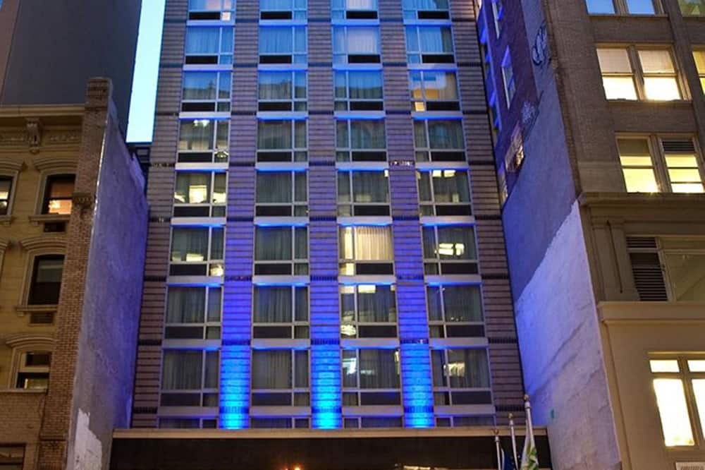 Holiday Inn Express Manhattan Times Square South by IHG