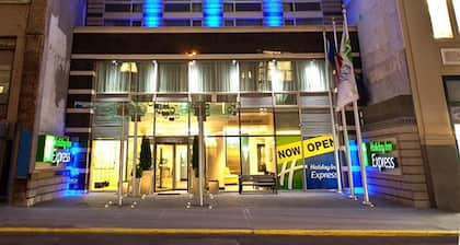 Holiday Inn Express Manhattan Times Square South by IHG