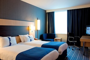 In-room safe, desk, soundproofing, iron/ironing board - Holiday Inn Express Rotherham North by IHG (Rotherham)
