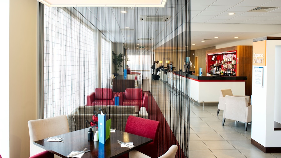 Holiday Inn Express Rotherham North by IHG