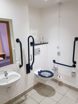 Room, 2 Single Beds, Accessible | Bathroom - Holiday Inn Express Rotherham North by IHG (Rotherham)
