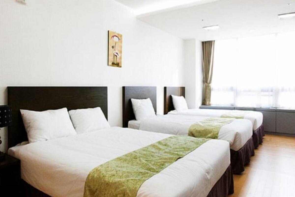 Premium bedding, down duvets, pillow-top beds, desk