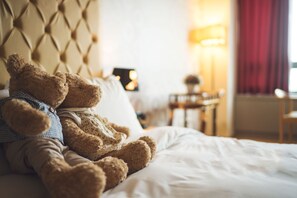 Honeymoon Package (Free wine set, Parking for 1 Day, Late Check Out until 4pm) | Premium bedding, down comforters, pillowtop beds, individually decorated