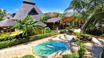 Outdoor pool, pool umbrellas, sun loungers