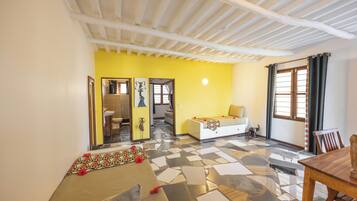 Luxury Room | Living area | Table tennis, books