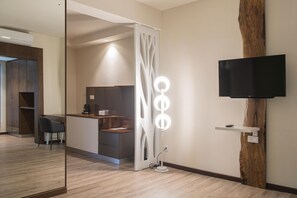 Minibar, in-room safe, blackout curtains, free cots/infant beds - Casa Florida Hotel & Spa (Grand-Baie)