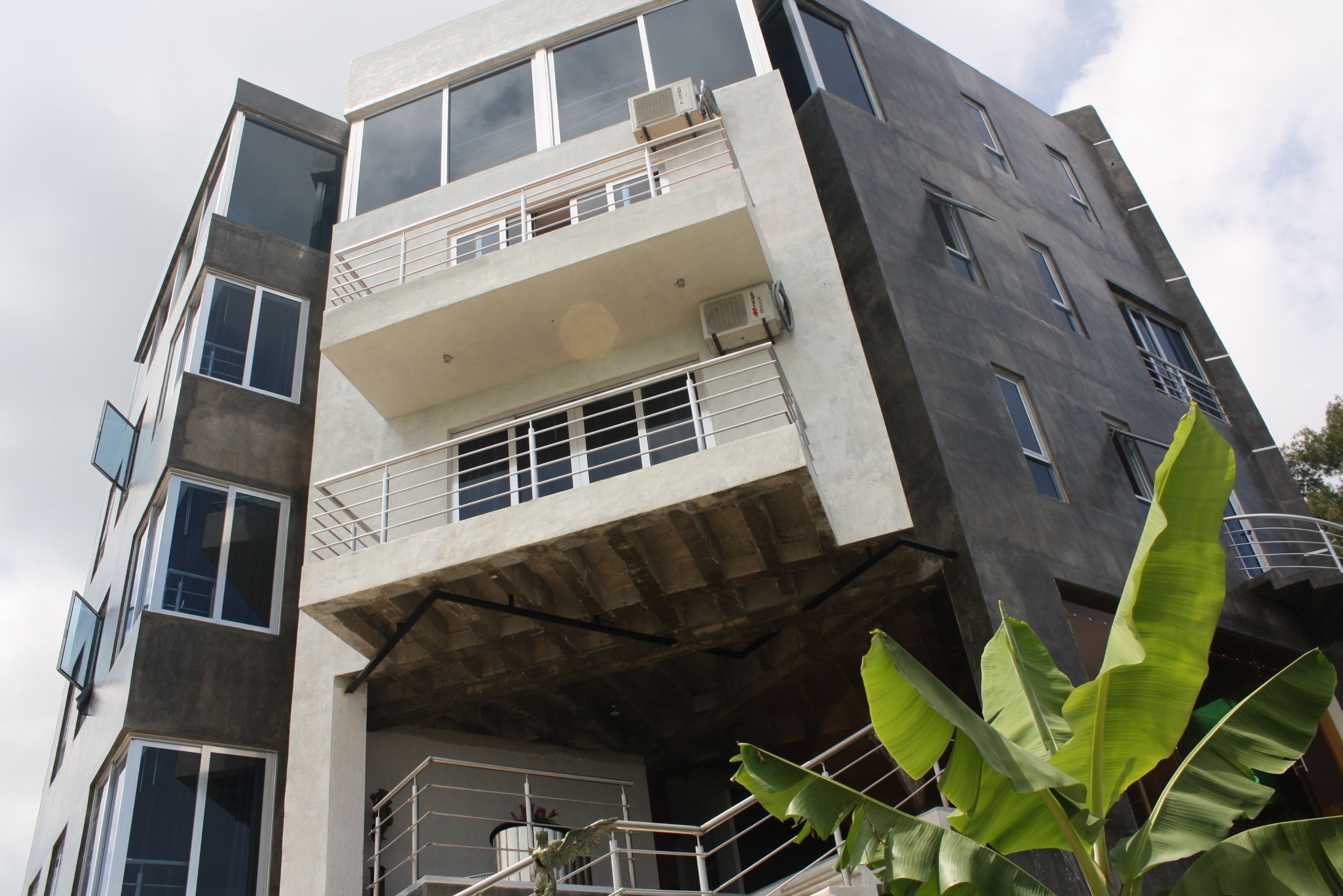 المنشأة من الخارج