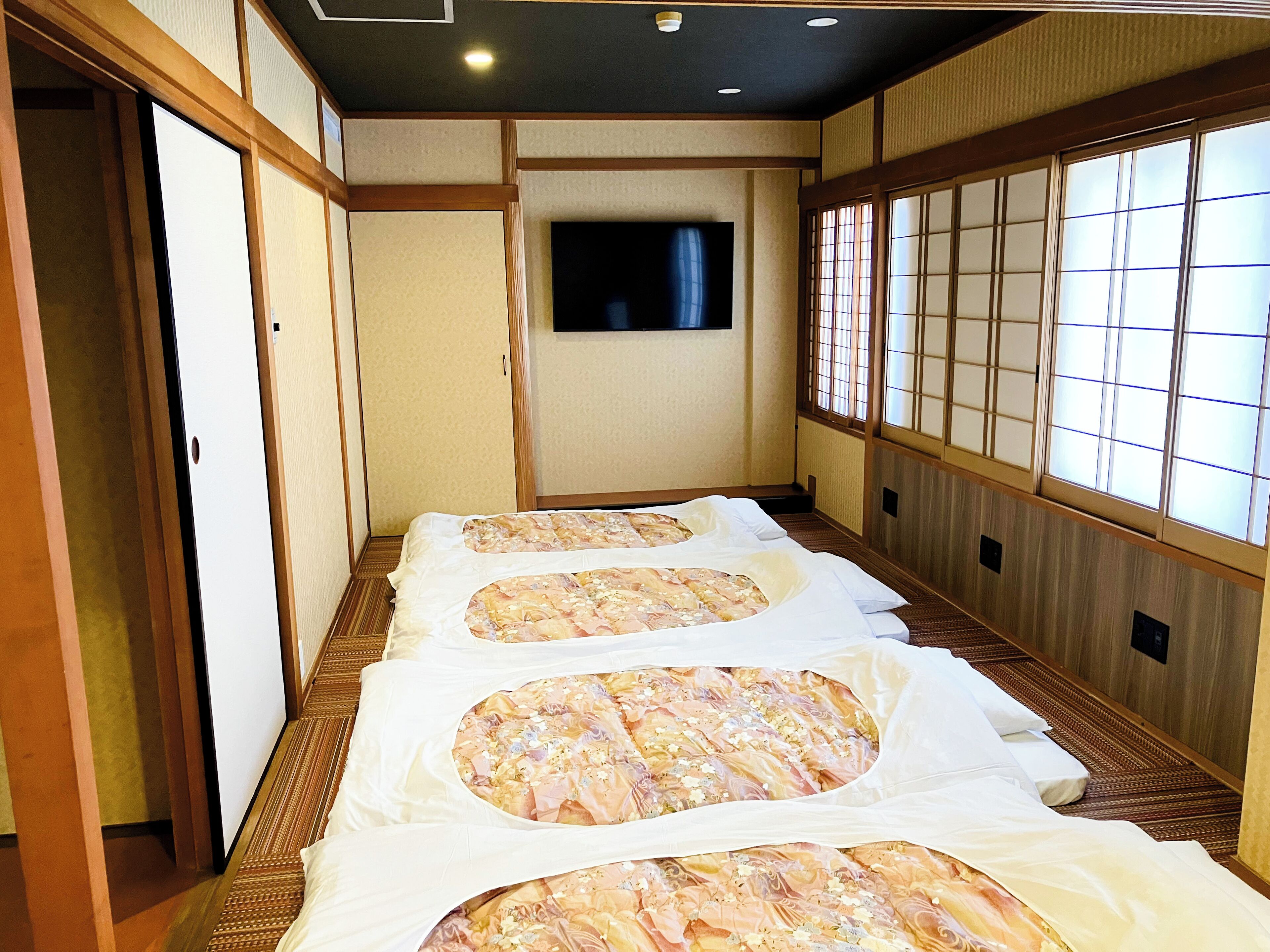 Tradisjonelt rom, røyk (Japanese Style) | Individuelt dekorert, skrivebord, wi-fi (inkludert) og sengetøy