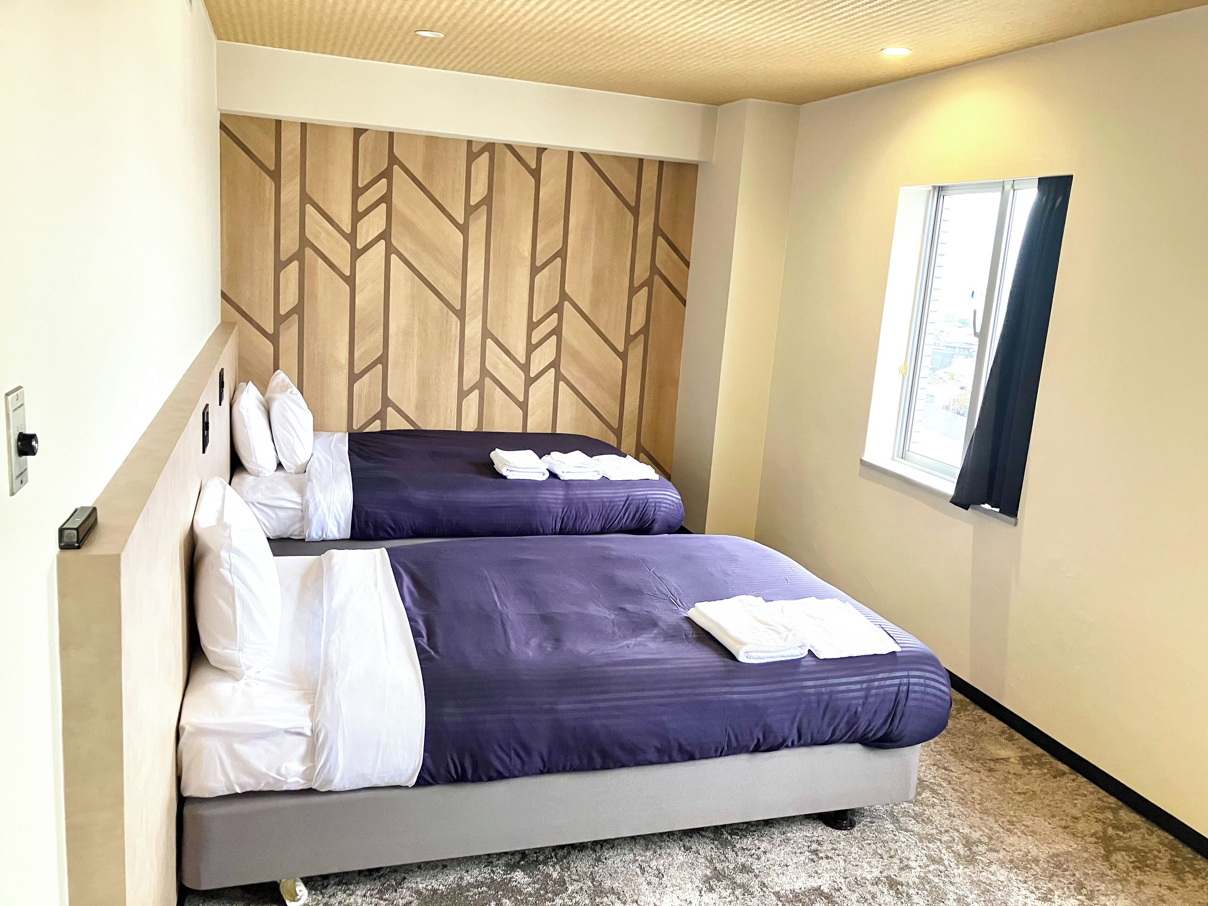 Individuelt dekorert, skrivebord, wi-fi (inkludert) og sengetøy