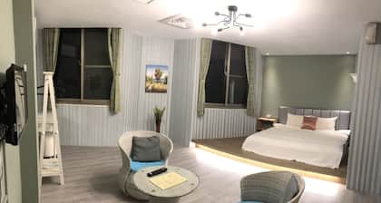 SunMoonLake Loft Inn