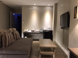 Habitación doble, vistas al lago | 12 dormitorios, edredones de plumas, cortinas opacas y camas supletorias