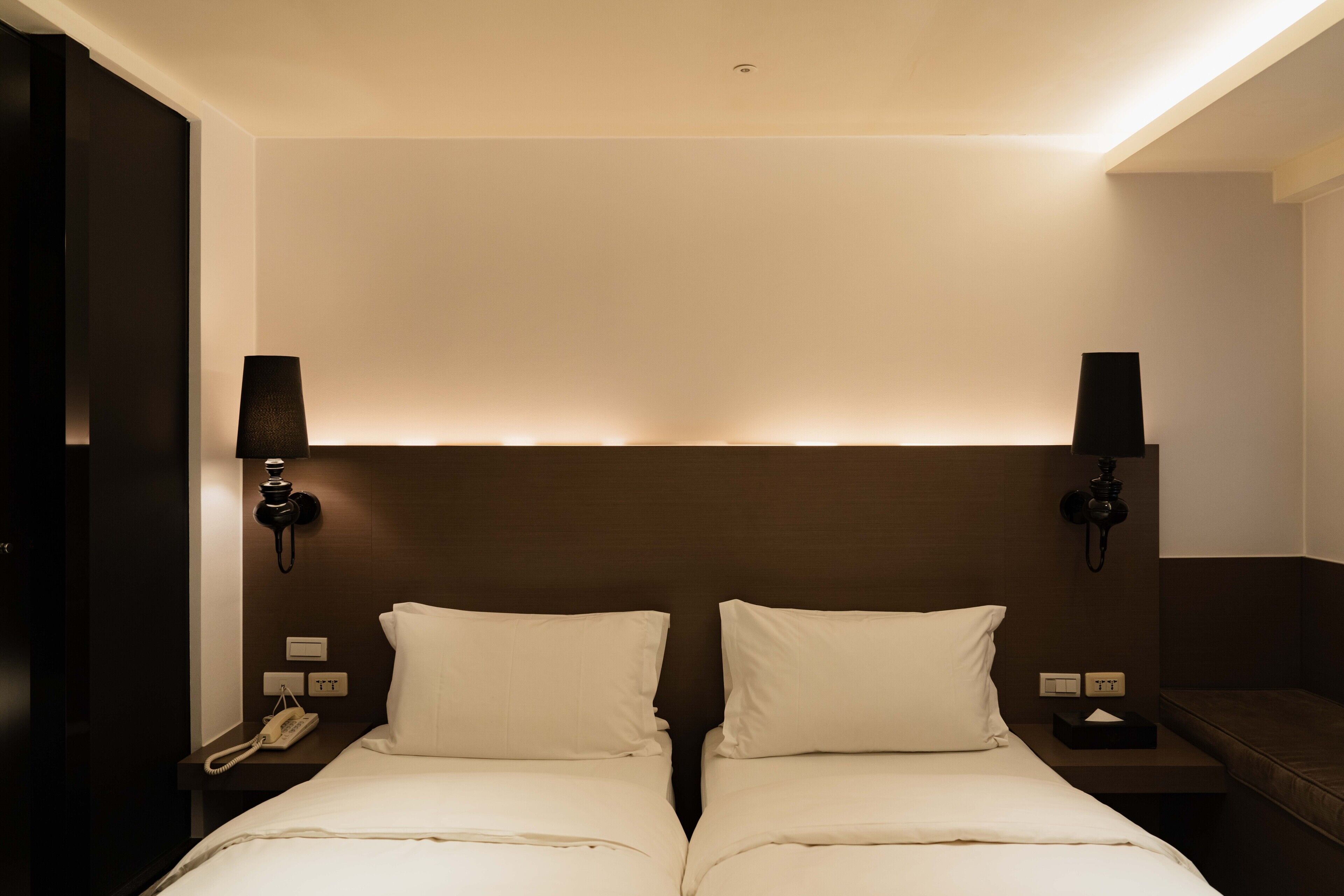 standard twin room, 2 single beds | premium bedding, down duvets, minibar, in-room safe