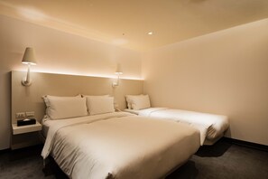 Premium bedding, down duvets, minibar, in-room safe - Swiio Hotel Ximending (Taipei)
